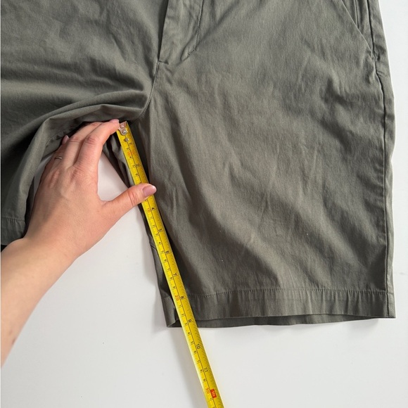 Lululemon Mens Commission Shorts Sz 30 Army Olive Green Chino 9” Classic Pockets - Picture 5 of 11